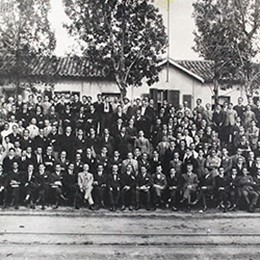 Funcionários da Estrada de Ferro Noroeste do Brasil (NOB) em 1922. © Museu Ferroviário Regional de Bauru.